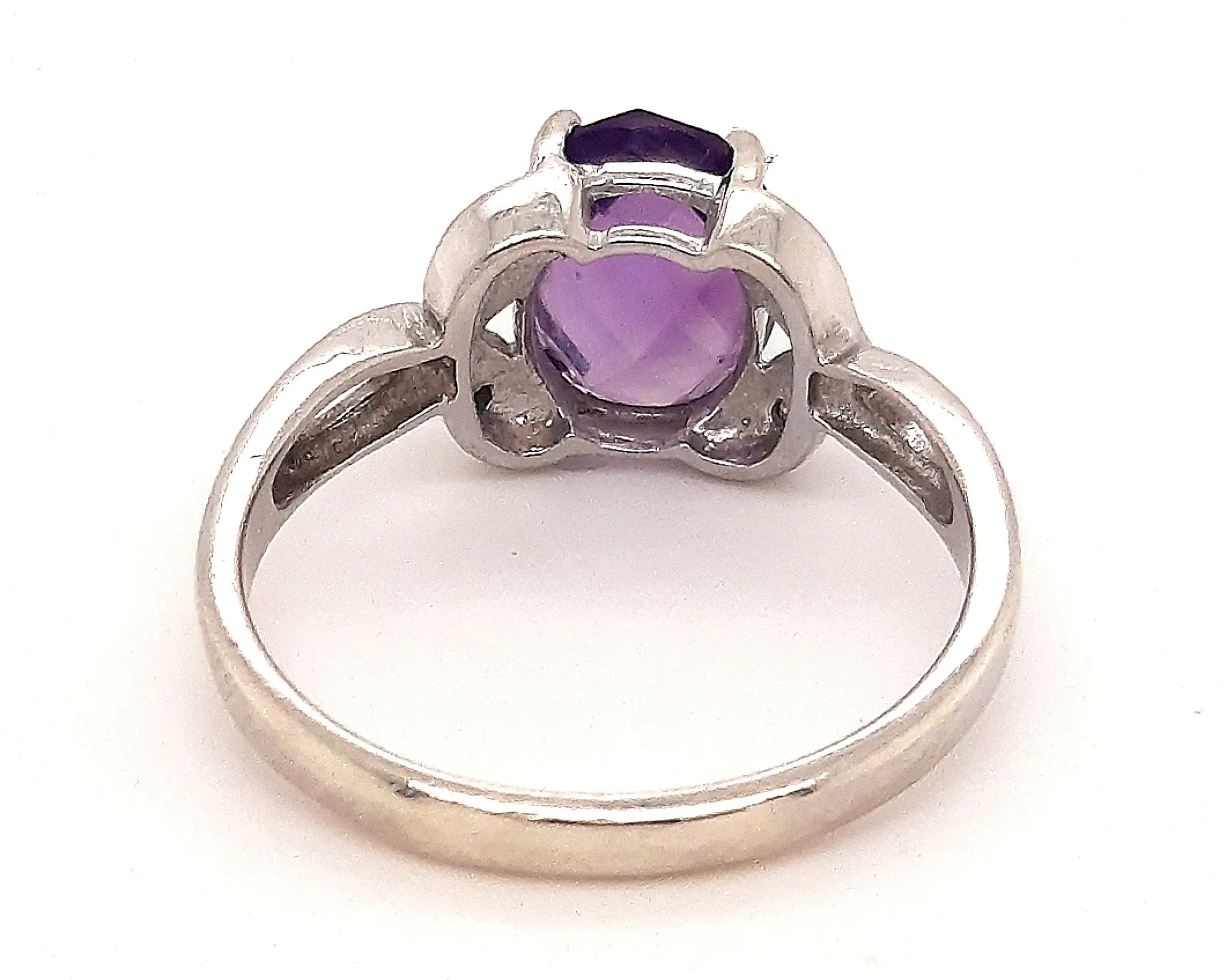 Amethyst 9ct White Gold Ring