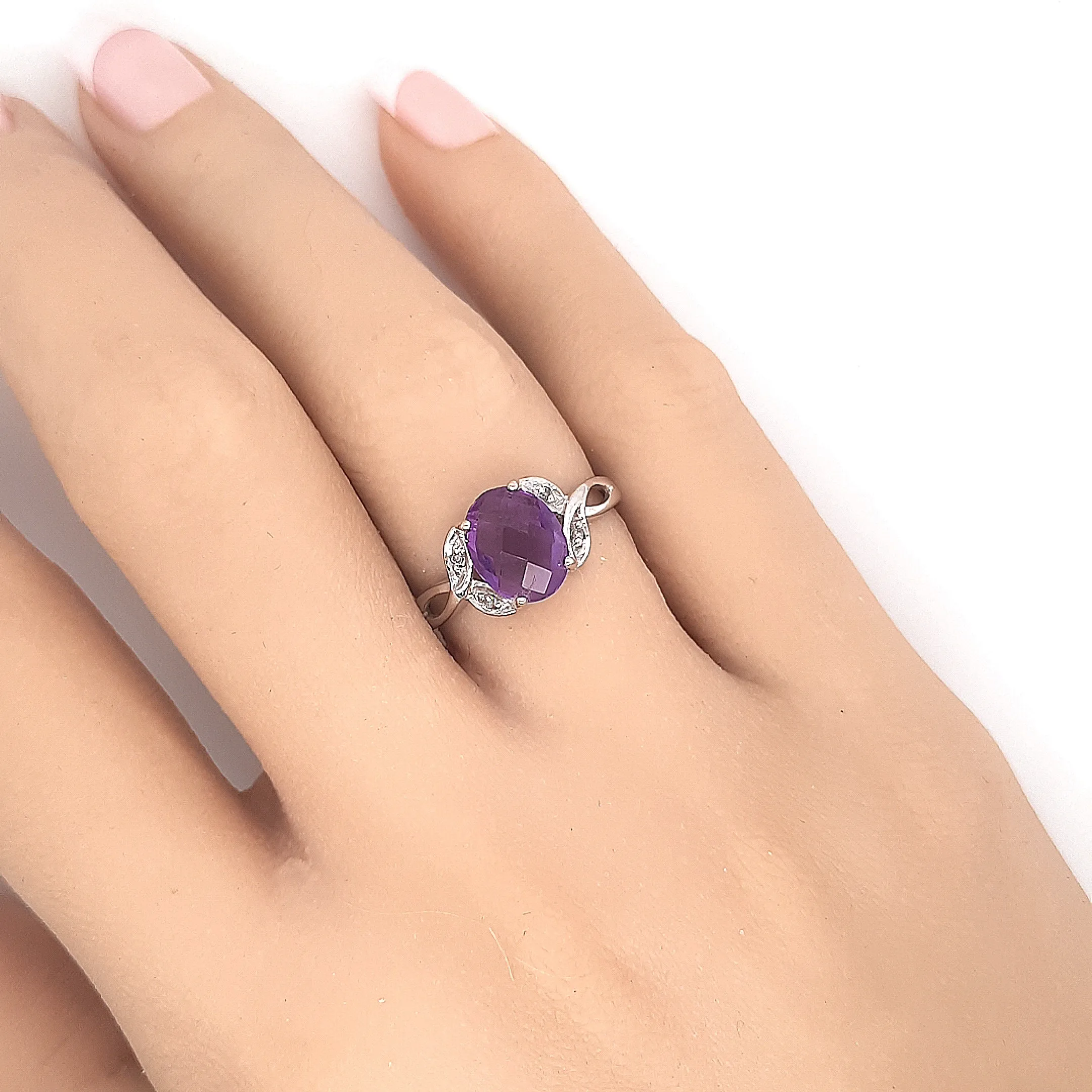 Amethyst 9ct White Gold Ring