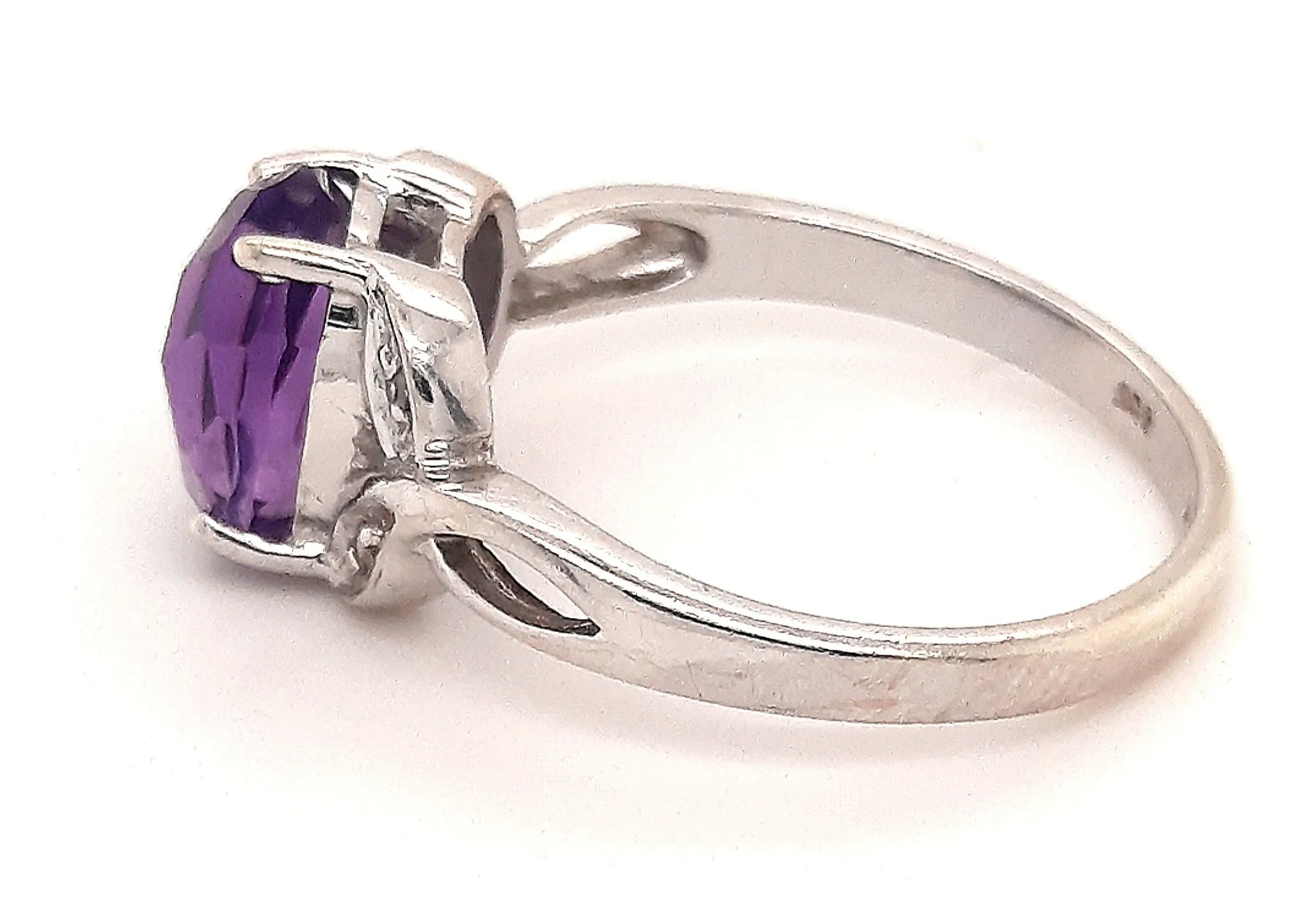 Amethyst 9ct White Gold Ring
