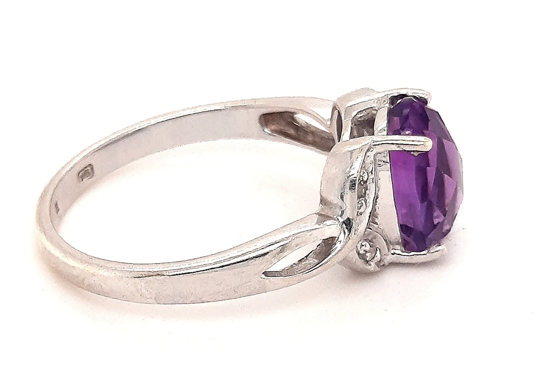 Amethyst 9ct White Gold Ring