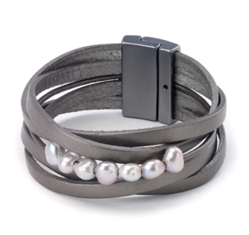 Leather Bracelet with Pearls