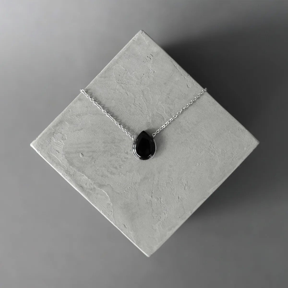 Onyx Stone Necklace (Teardrop)