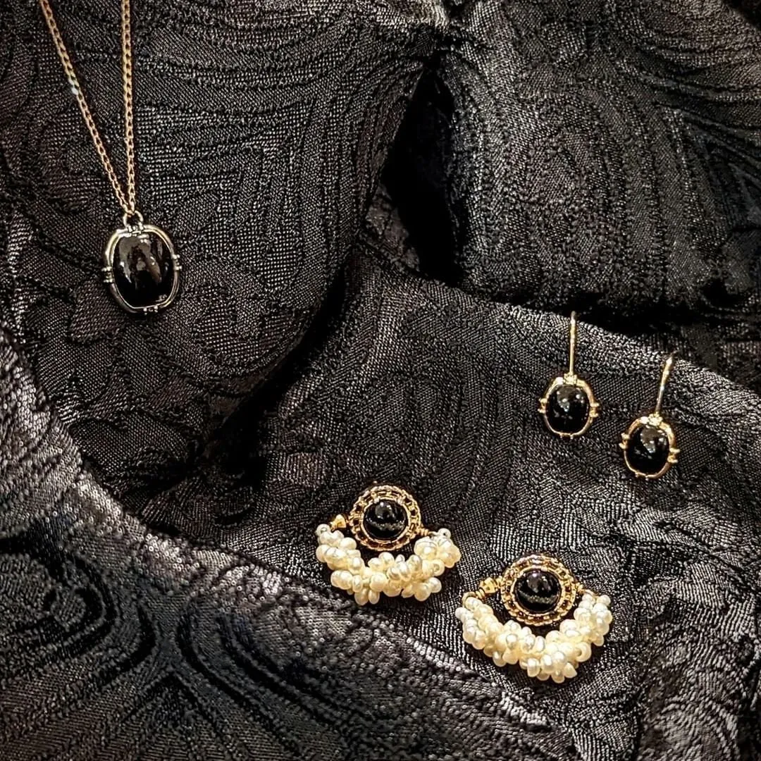 Oval Vintage Onyx Necklace